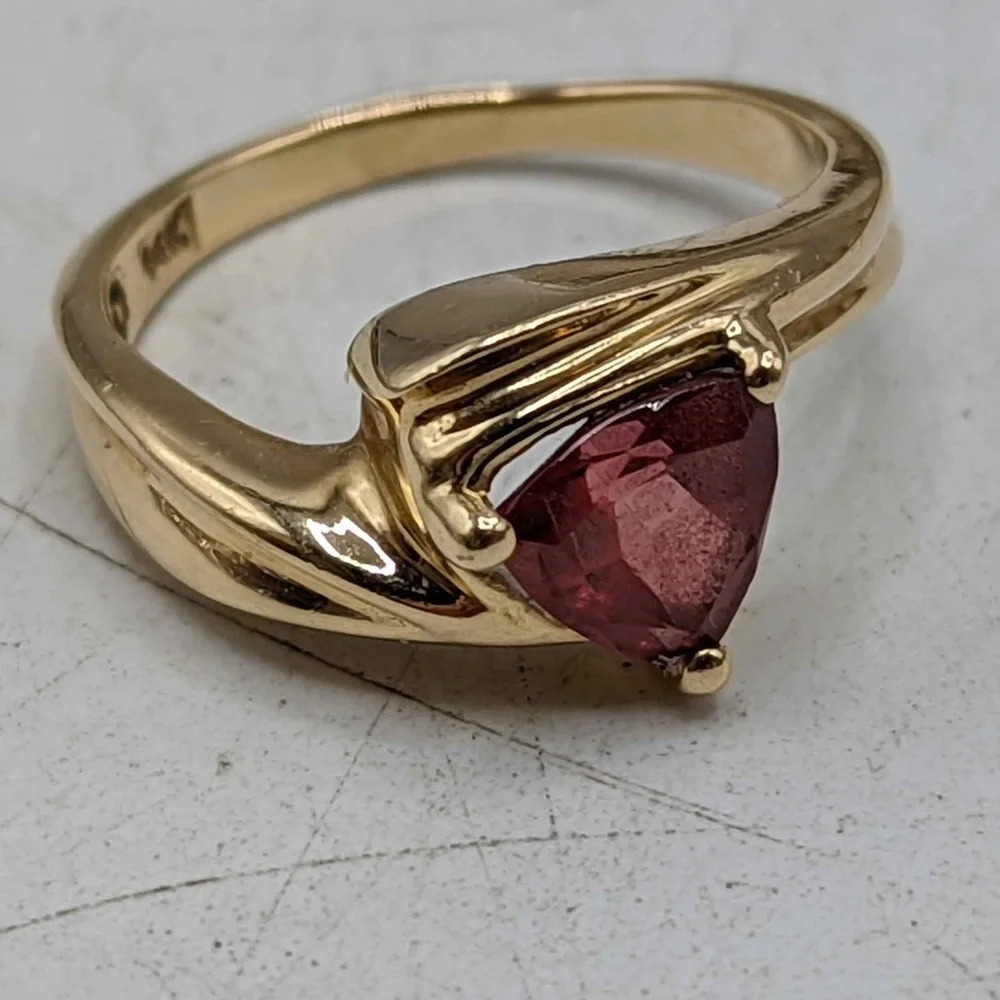 Vintage 14K Gold Rare Red Amethyst Ring - 4.54g - Picture 10 of 16